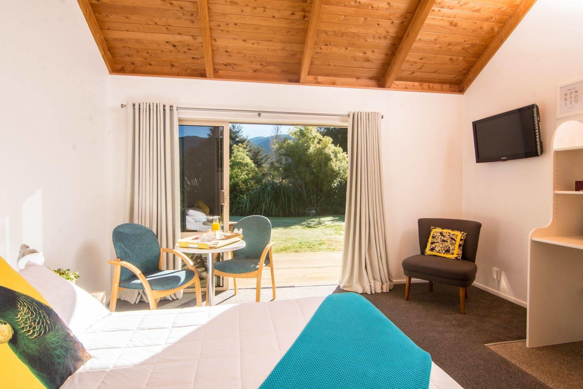 Abel Tasman Lodge Marahau Buitenkant foto