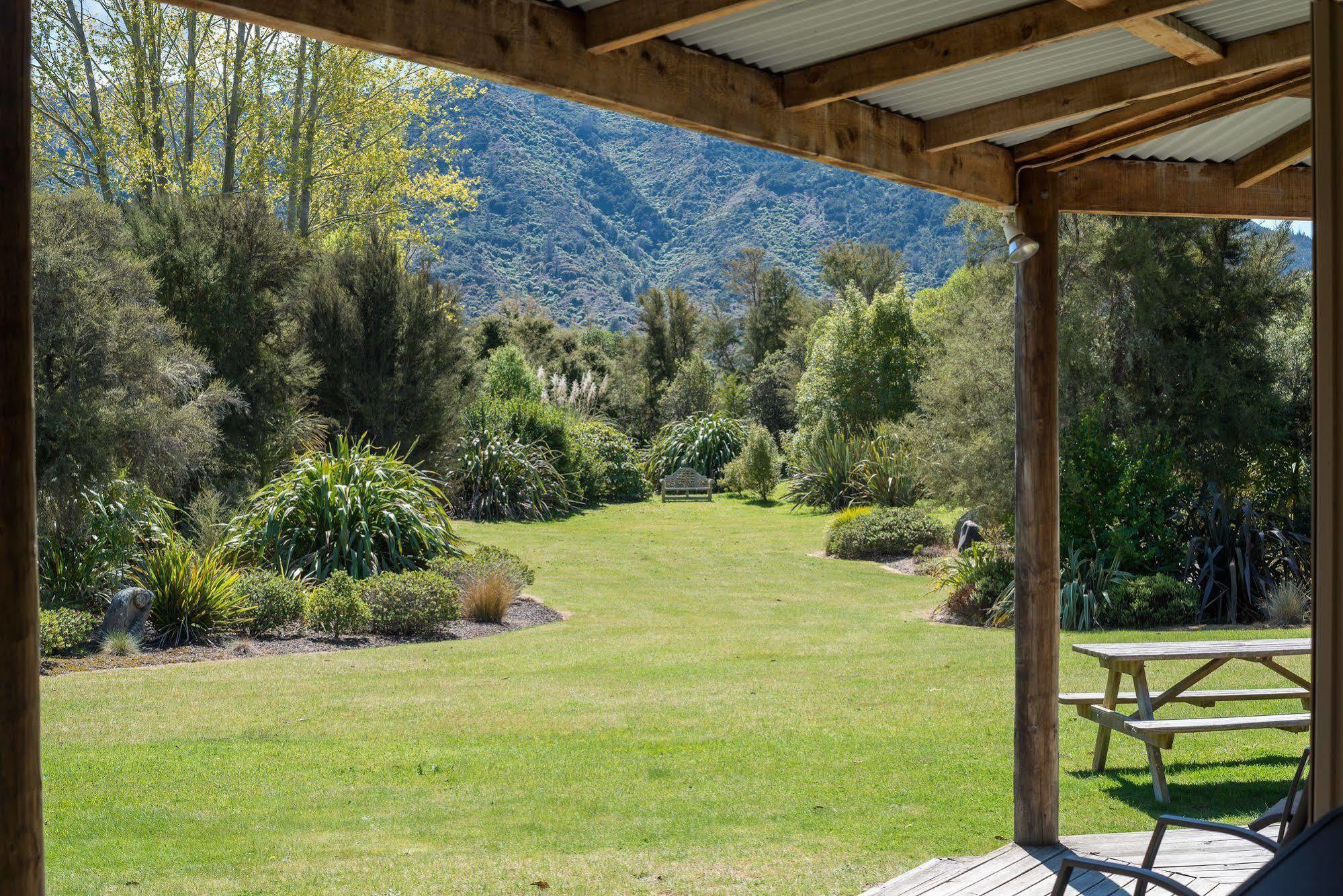 Abel Tasman Lodge Marahau Buitenkant foto